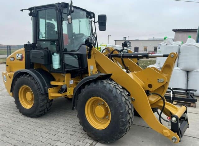 Cat 908M Wheel Loader